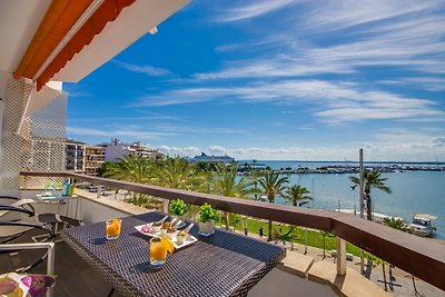 Modernisiertes Apartment mit Meerblick