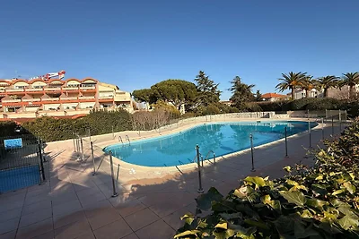 Apartment mit Zugang zu Garten und Pool