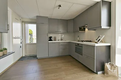 Schönes Ferienhaus in Kamperland mit Garten