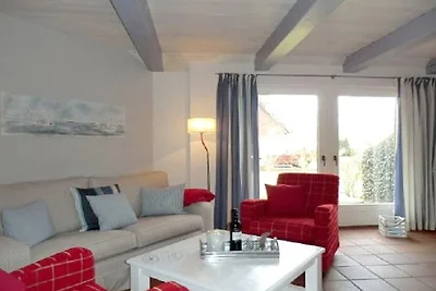 Ferienhaus in Borgsum mit Schwimmbecken