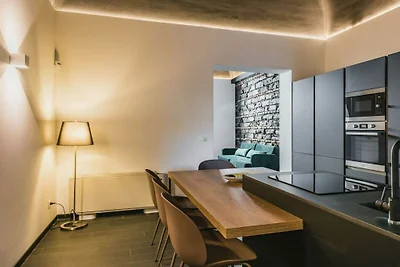 Leone Apartment with Garden