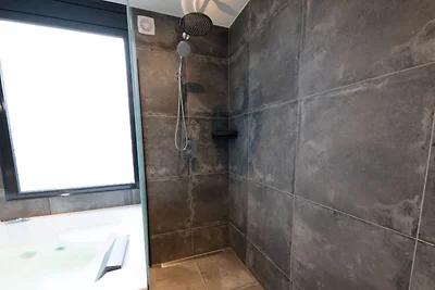 Wellness-Bungalow mit Whirlpool und Sauna
