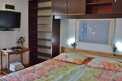 Apartments Jug - Comfort Studio Apartment wit...