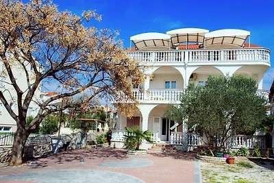 apartman za odmor Obiteljski odmor Srima