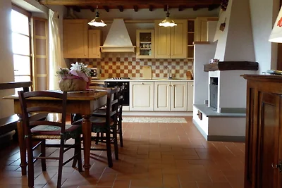 Ferienhaus in Montecarelli mit Pool