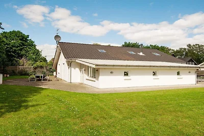 12 Personen Ferienhaus in Egå-By Traum