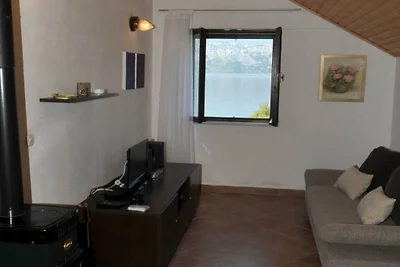 Villa en Povlja con piscina