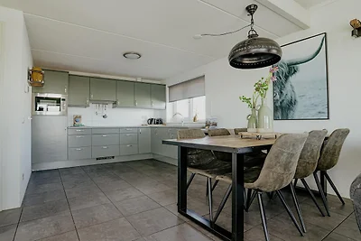 Haus am Uitgeestermeer mit Garten