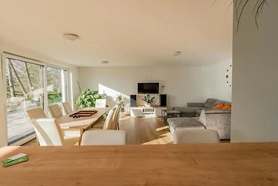 Three Bedroom Holiday Home with Terrace and...
