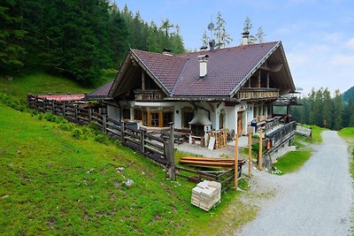 Luxury cottage in Neustift im Stubaital with ...