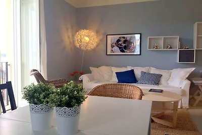 Appartement met uitzicht op het meer en de...