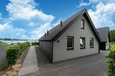 Schönes Haus in Kerkdriel am Wasser