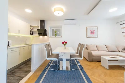Apartments Lucija - Two Bedroom Apartment wit...