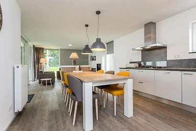 Moderne villa met grote keuken in Limburg