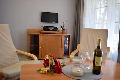 Gemütliches Ferienhaus mit Terrasse, in Stran...