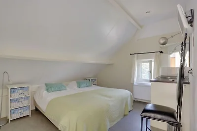 Casa di design con camino a Bedafse Bergen