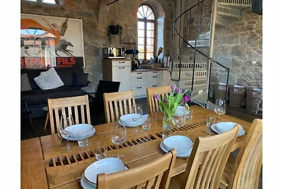 Appartamento su due livelli con camino e...