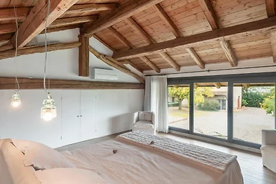 Herrenhaus in Stagno Lombardo mit Garten