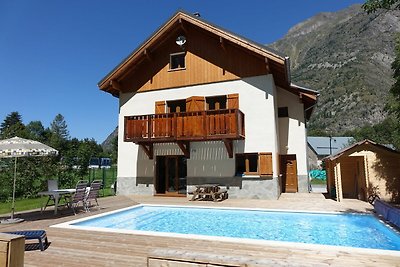 Chalet moderne avec piscine et sauna à Venosc