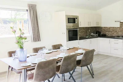 Ferienhaus in Mol mit Terrasse und Wifi