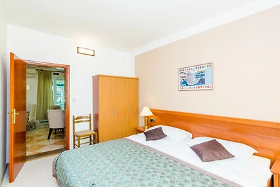 Apartments Nicol - Two-Bedroom Apartment with...