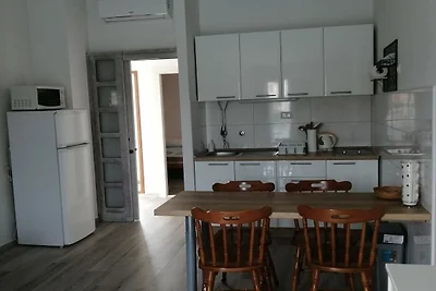 Seaside Apartments Sanda - One Bedroom Apartm...