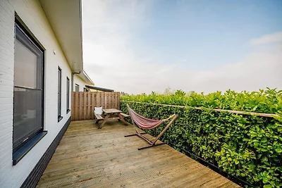 Villa in den Niederlanden mit Hafenblick