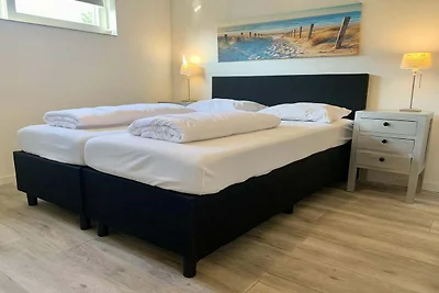 Bungalow in Sint Maartenszee mit Veranda