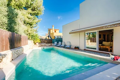 House with pool near the beach