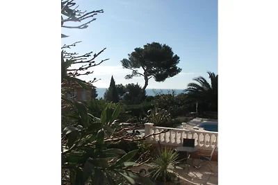 Ferienwohnung in Agay mit Schwimmbecken