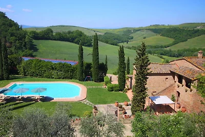 Agriturismo di lusso con piscina a Montalcino