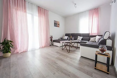 Holiday Home J&D No.3-Six Bedroom House  with...
