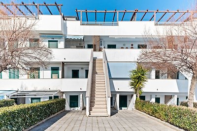 Sea-Side Apartment in Policastro Bussentino w...