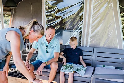 Bella tenda in un parco vacanze, a soli 2,5 k...