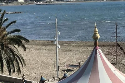 Wohnung in Grau du Roi mit Meerblick