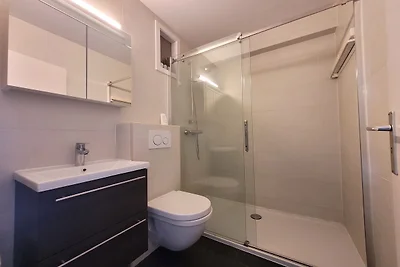 Studio in der Nähe der Straßenbahnhaltestelle