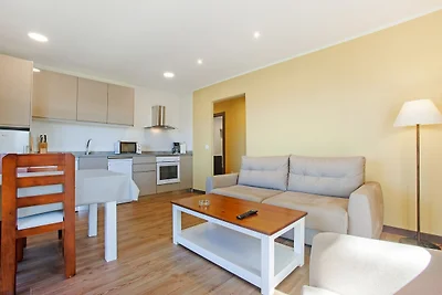 Moderne Wohnung in Parres mit Garten