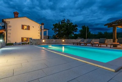 Ferienhaus in Trget mit Schwimmbecken