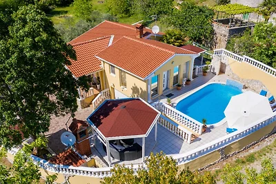 Villa in Ripenda Kras mit Pool und Sauna