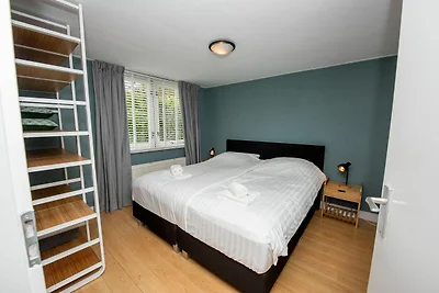 Geräumiges Ferienhaus mit privatem Bootssteg