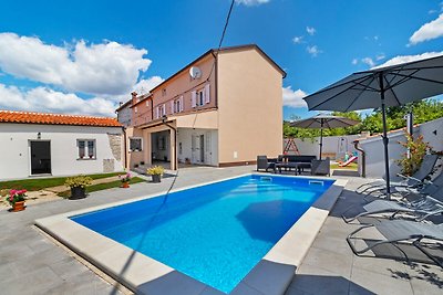 Ferienhaus in Smoljanci mit privatem Pool