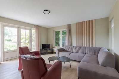 Strandvilla mit Garten und Zugang zum Wasser