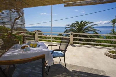 One Bedroom Apartment With Terrace And Sea Vi...