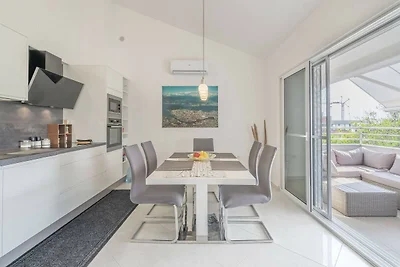 MY DALMATIA - Sea view apartment Privlaka