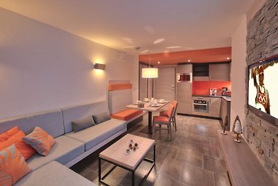 Luxuriöse Wohnung an den Pisten im geschäftig...