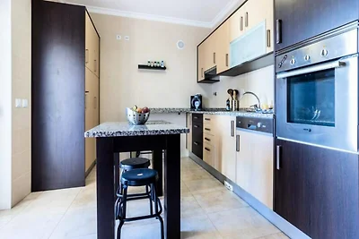 Wohnung in Lagos mit Pool und Balkon