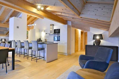 Chalet in den Alpen am Genfersee