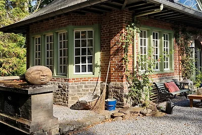 Historischer romantischer Pavillon als...