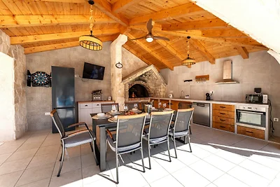 Familienvilla mit Pool in der Nähe des...