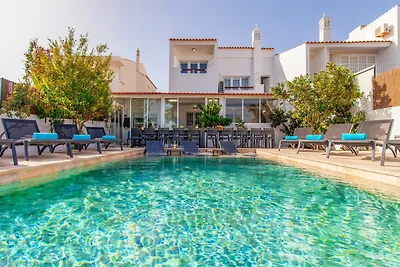 Villa ad Albufeira con giardino